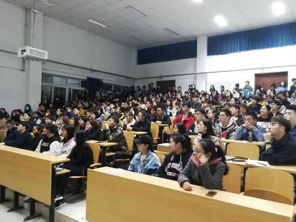 图:尚巍分享自己的创业经历