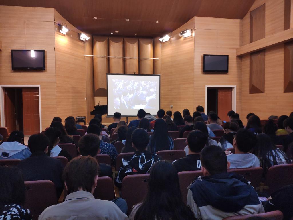 91麻豆观看纪念五四运动100周年大会直播现场