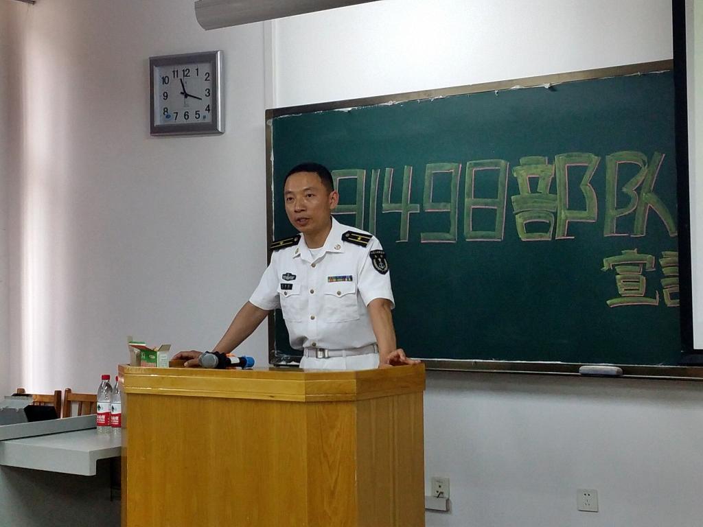 侯主任现场演讲