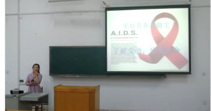 李铭婷医生作专题讲座